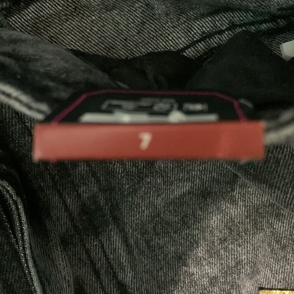 2//$17 size 7 High Rise Mom Jeans. NWT - Picture 9 of 10